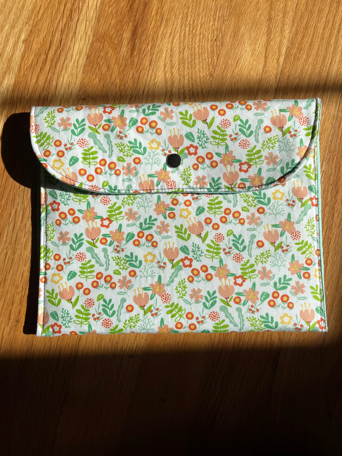 Delightful pocket bag