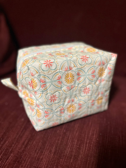 Tile scene box pouch